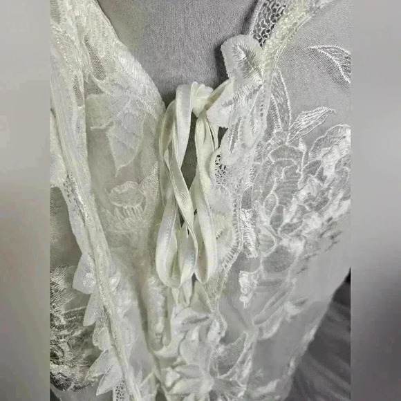 White brand lace bridal robe size M/L - Picture 6 of 7
